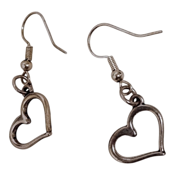 Elegant Silver Heart Earrings charm dangle drop ear lobe - Picture 2 of 3